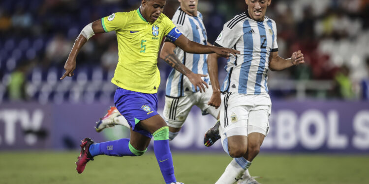 LA SUB-20 PERDIÓ 3-1 CON BRASIL Y COMPLICA SU SUDAMERICANO