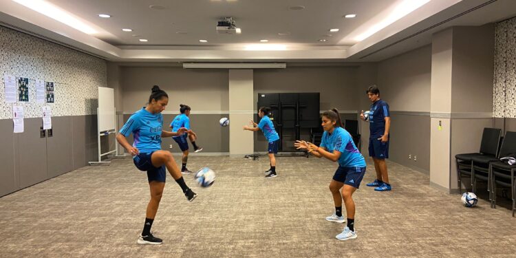 ABRIENDO EL AÑO MUNDIALISTA, LA SELECCIÓN FEMENINA YA ARRIBÓ A NUEVA ZELANDA